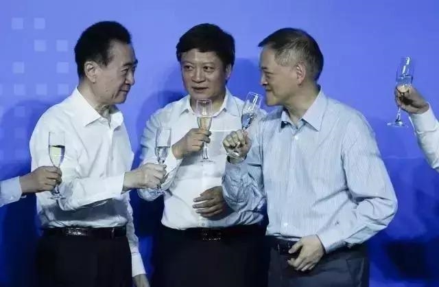 富力地产债务再创新高，融资成本翻倍…更艰难压力下如何负重前行？