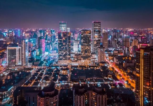 成都,来了就不想睡觉的城市!“锦官不夜城”吸金能力到底有多大?