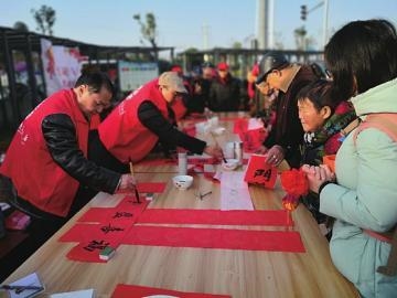 年味哪里寻？看彭州市丽春镇“花街子·小年会”
