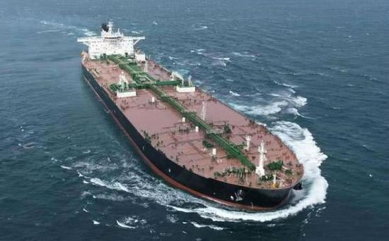 中国84艘巨轮拔锚起航 全球最大船队直扑海湾